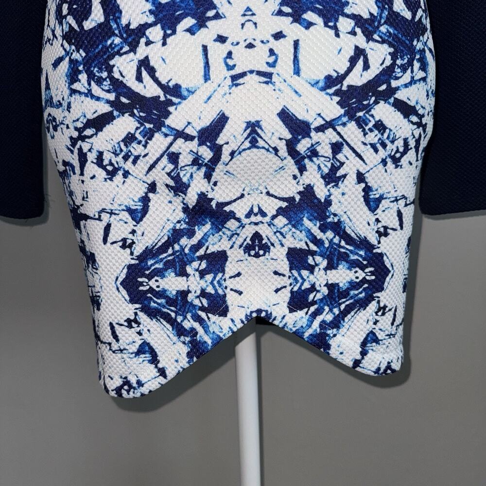 Peppermayo Woman’s Long sleeve Dress Sz 6 Blue White Abstract Asymmetrical Hem - Picture 7 of 10